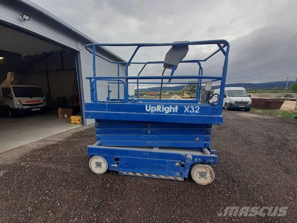 UpRight X 32 Makasli platformlar