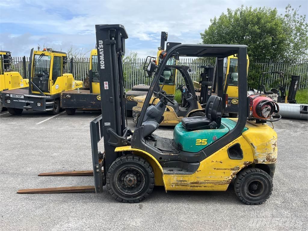 Komatsu FG25HT-16R LPG'li forkliftler