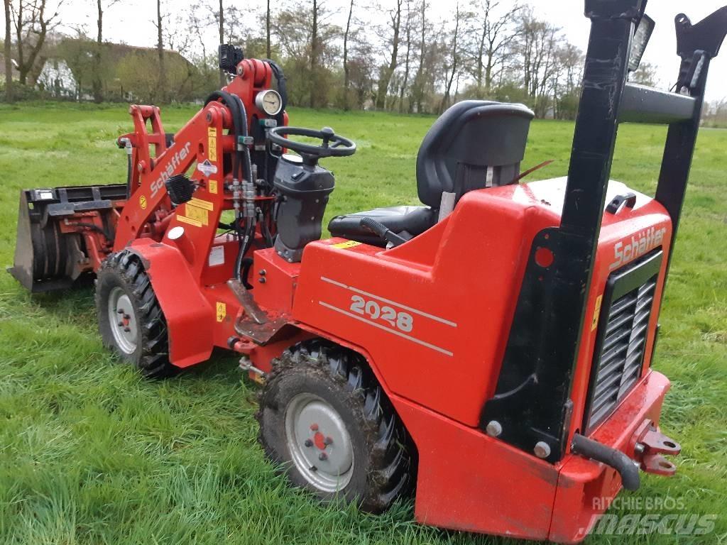Schäffer 2028 Mini yükleyiciler