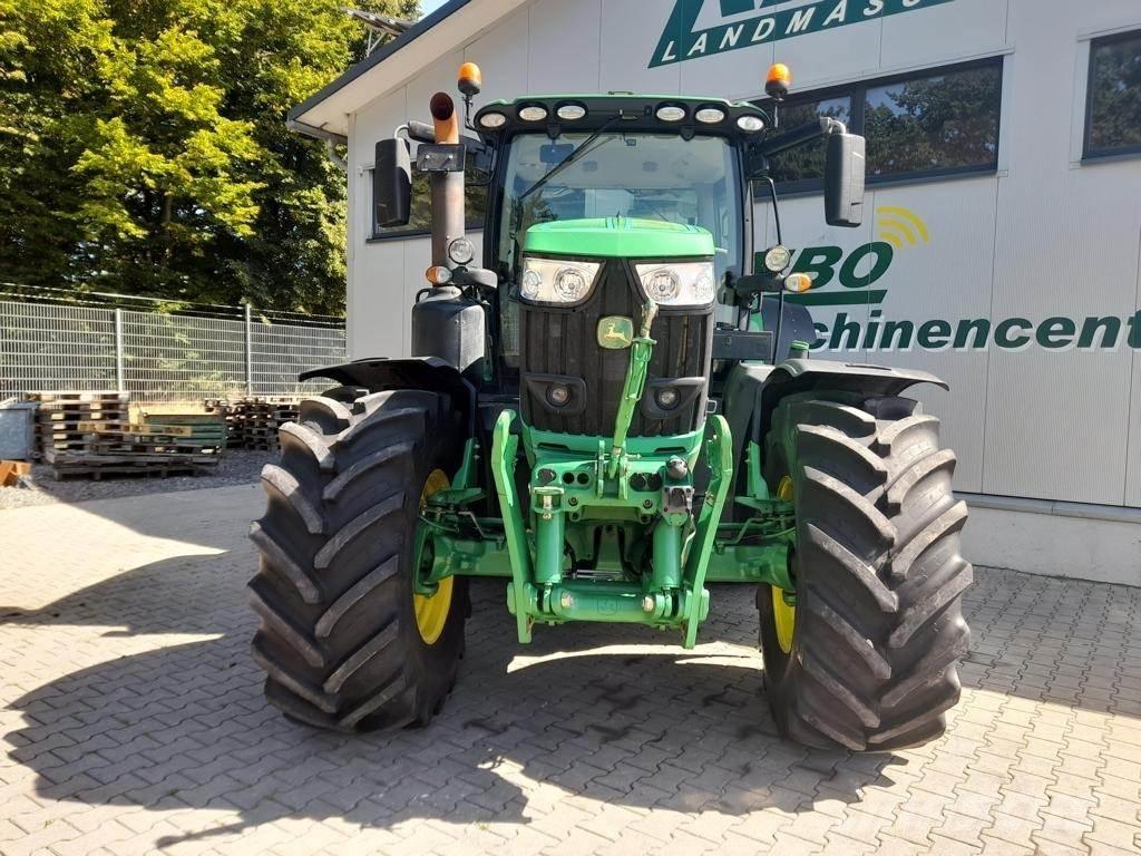 John Deere 6215R Traktörler