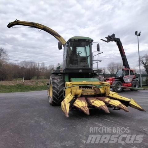 John Deere 6610 Kendi yürür silaj makinalari