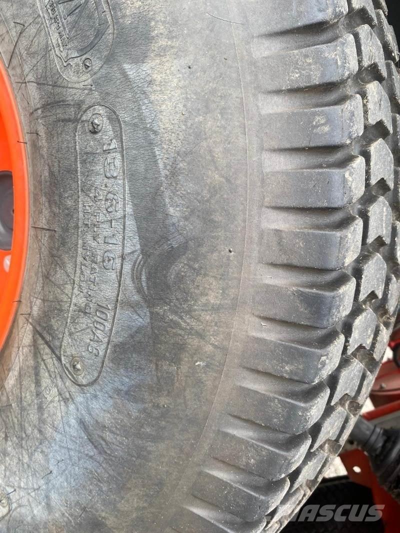 Kubota ST 401-C Traktörler