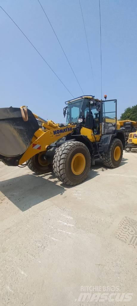 Komatsu WA270-8 Tekerlekli yükleyiciler