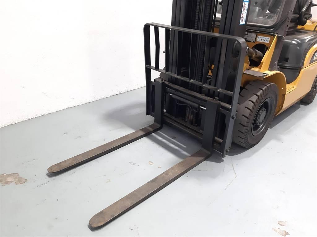 CAT DP25NT Dizel forkliftler