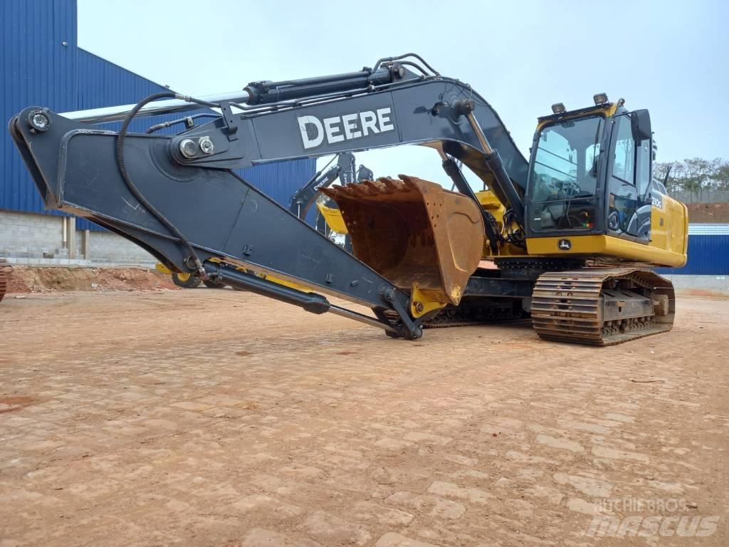 DEERE 210G Paletli ekskavatörler