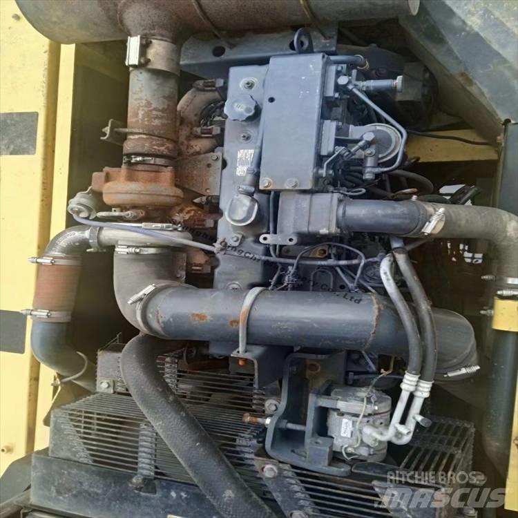 Komatsu 300 Paletli ekskavatörler