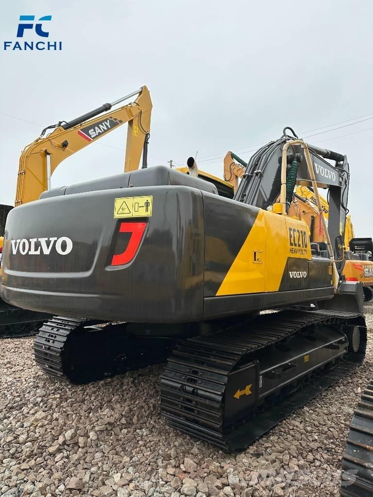 Volvo 210 Paletli ekskavatörler