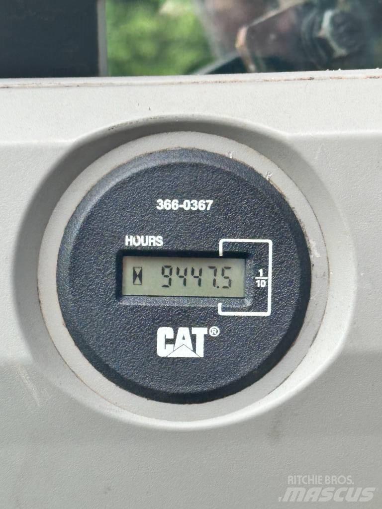 CAT 320 EL Paletli ekskavatörler