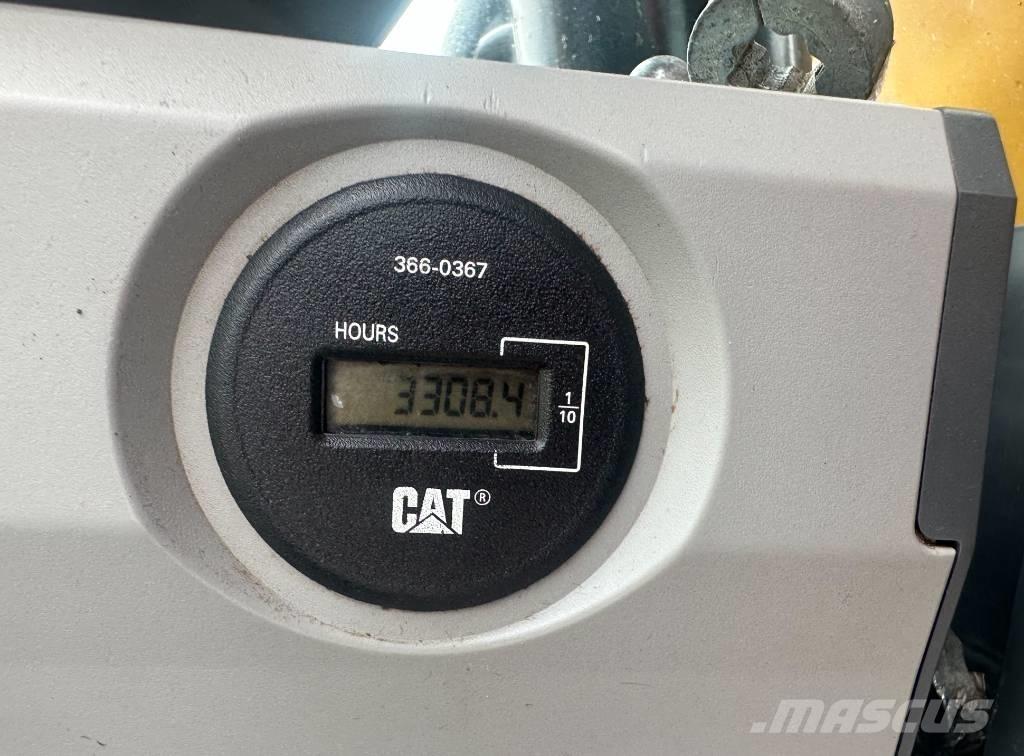 CAT 313 F L Paletli ekskavatörler