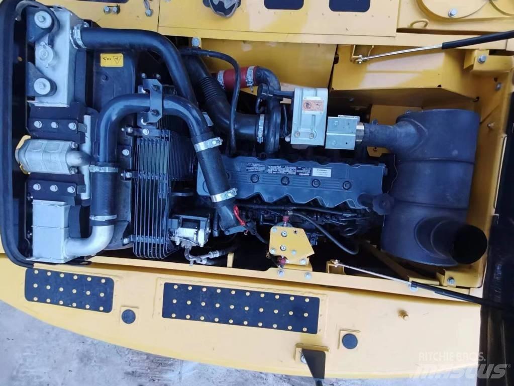 Komatsu PC 210 LC-8 Paletli ekskavatörler