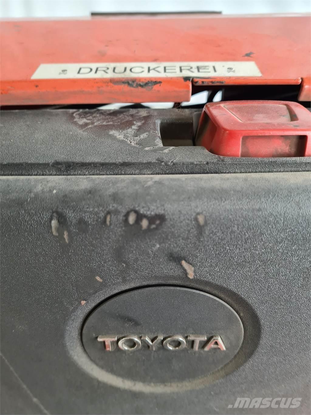 Toyota LWE 250 Düsük seviye kaldirici