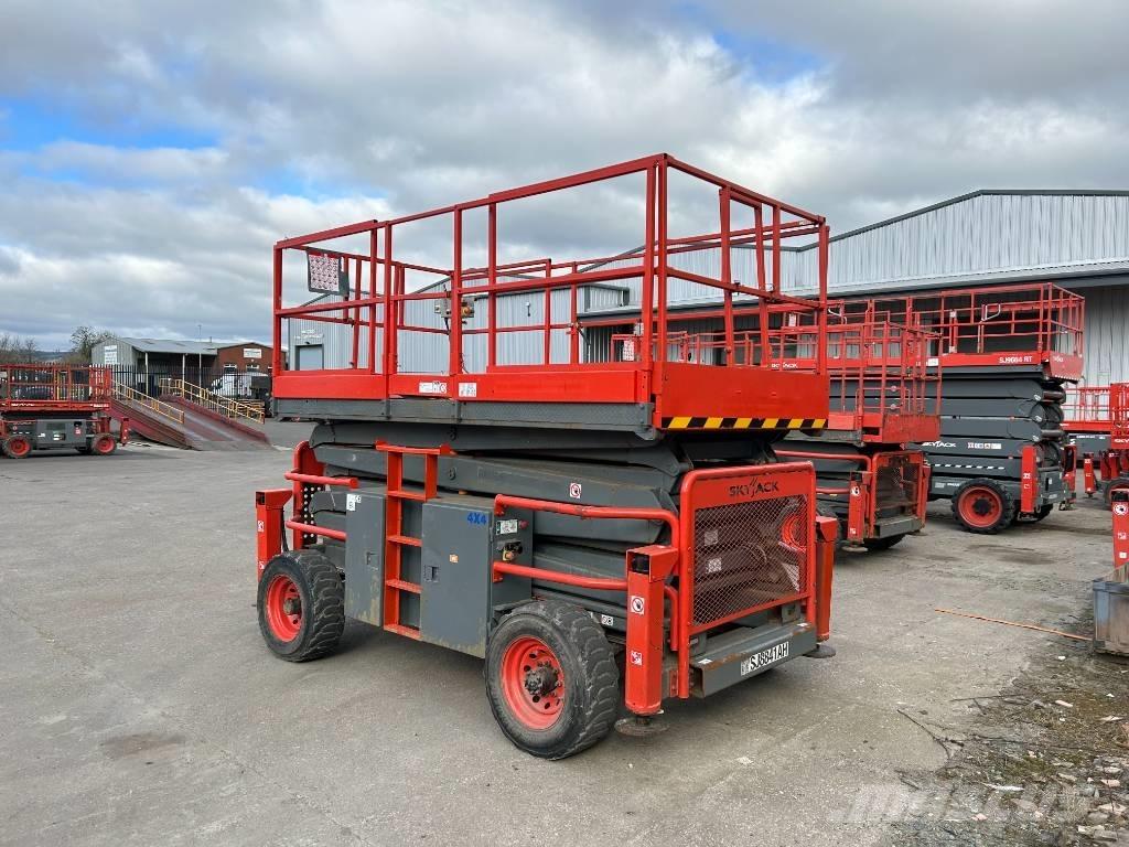 SkyJack SJ 8841 RT Makasli platformlar