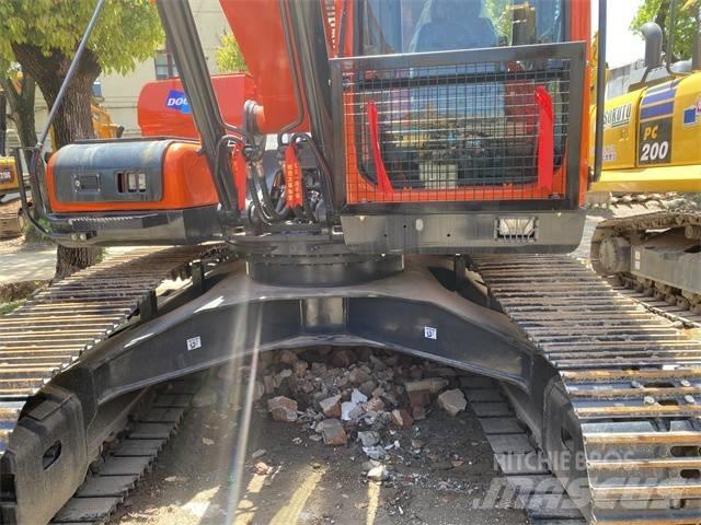 Doosan DX 225 LC Paletli ekskavatörler