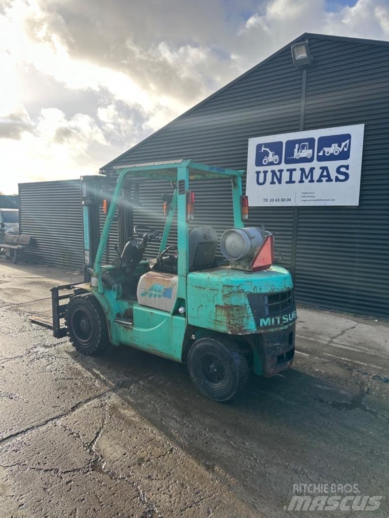Mitsubishi FG 30 LPG'li forkliftler