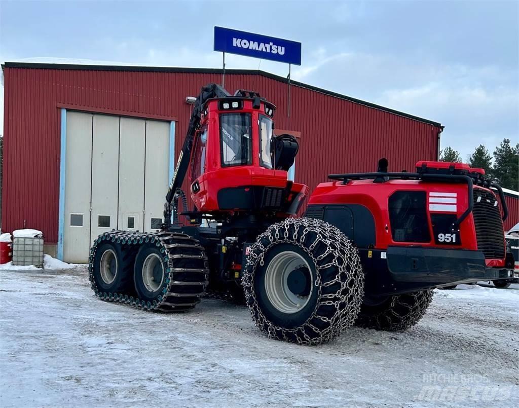 Komatsu 951 Biçerdöverler
