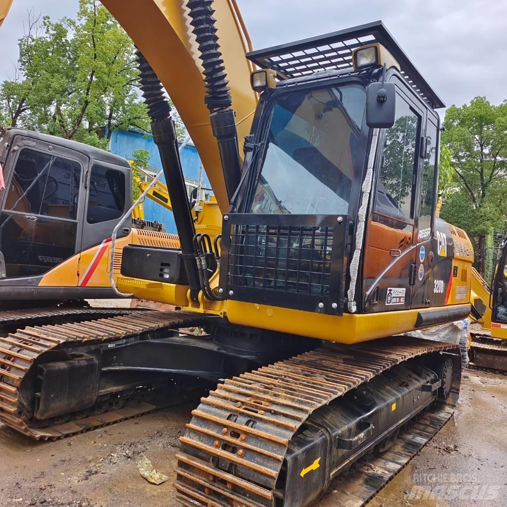 CAT 320D2 Paletli ekskavatörler