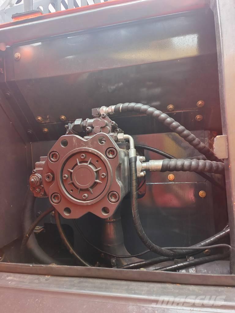 Doosan DX 300 LC Paletli ekskavatörler