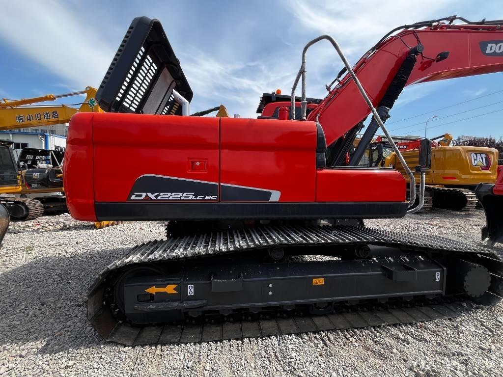 Doosan DX 225 Paletli ekskavatörler