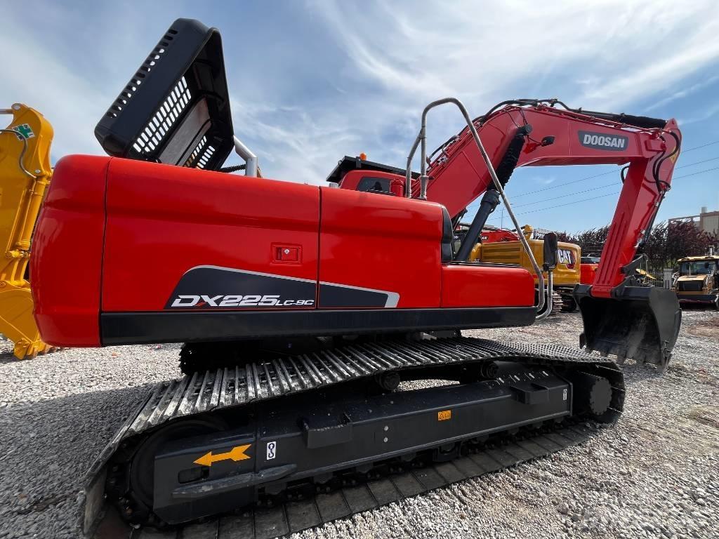 Doosan DX 225 Paletli ekskavatörler