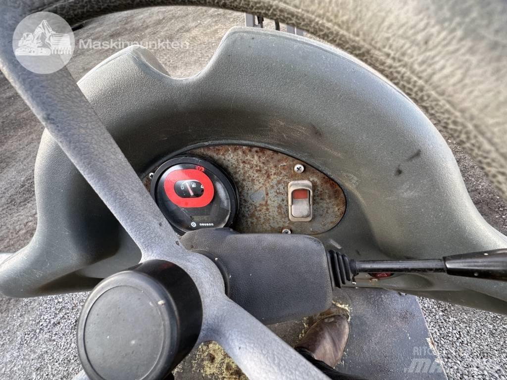 Neuson 1001 Belden kirma kamyonlar