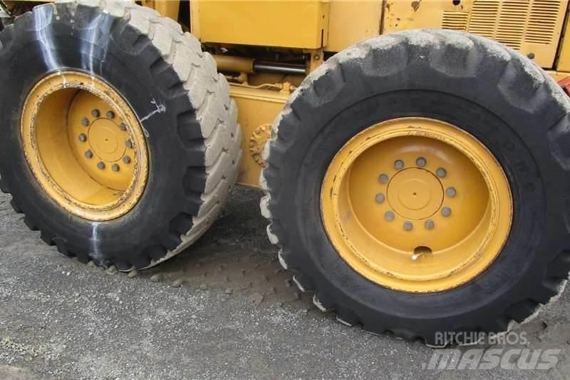 CAT 140H Greyderler