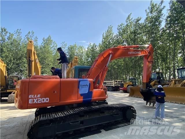 Hitachi EX 200 Paletli ekskavatörler