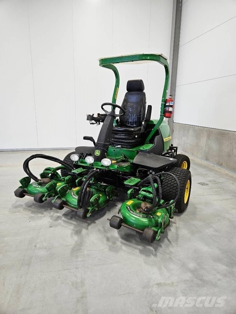 John Deere 8800 Mobil çim biçme makineleri