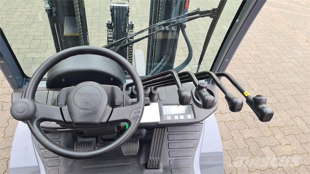 Toyota 02-8FGF25 LPG'li forkliftler