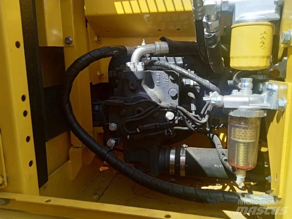 Komatsu PC130-7 Paletli ekskavatörler