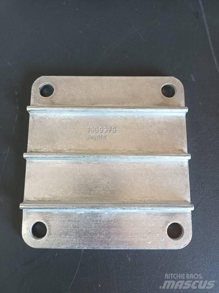 Volvo COVER 1669376 Motorlar