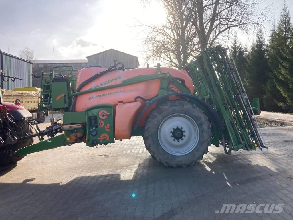Amazone UX 4200 24 m Çekilir pülverizatörler