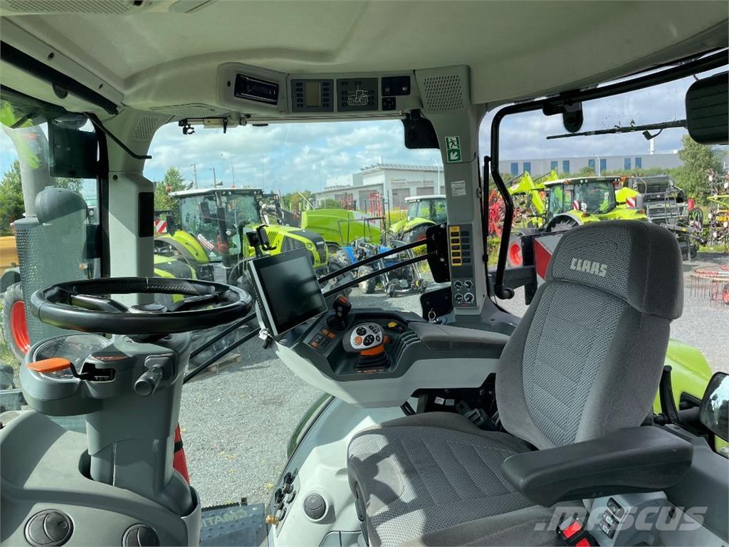 CLAAS Axion 810 CM Traktörler