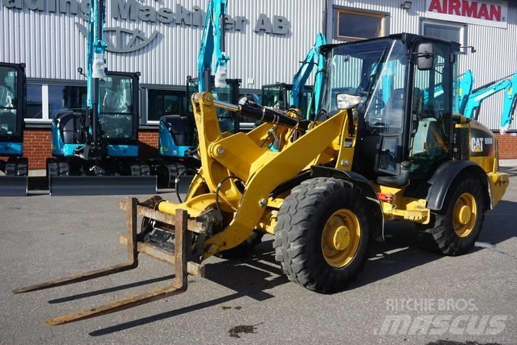 CAT 906M *Uthyres* Tekerlekli yükleyiciler