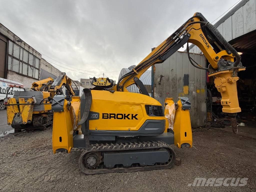 Brokk 200 Yıkım ekskavatörleri