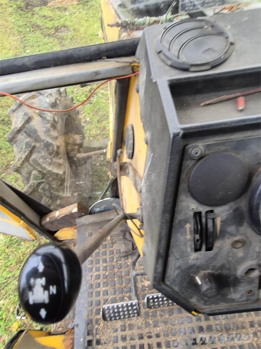 Valtra 715M Traktörler