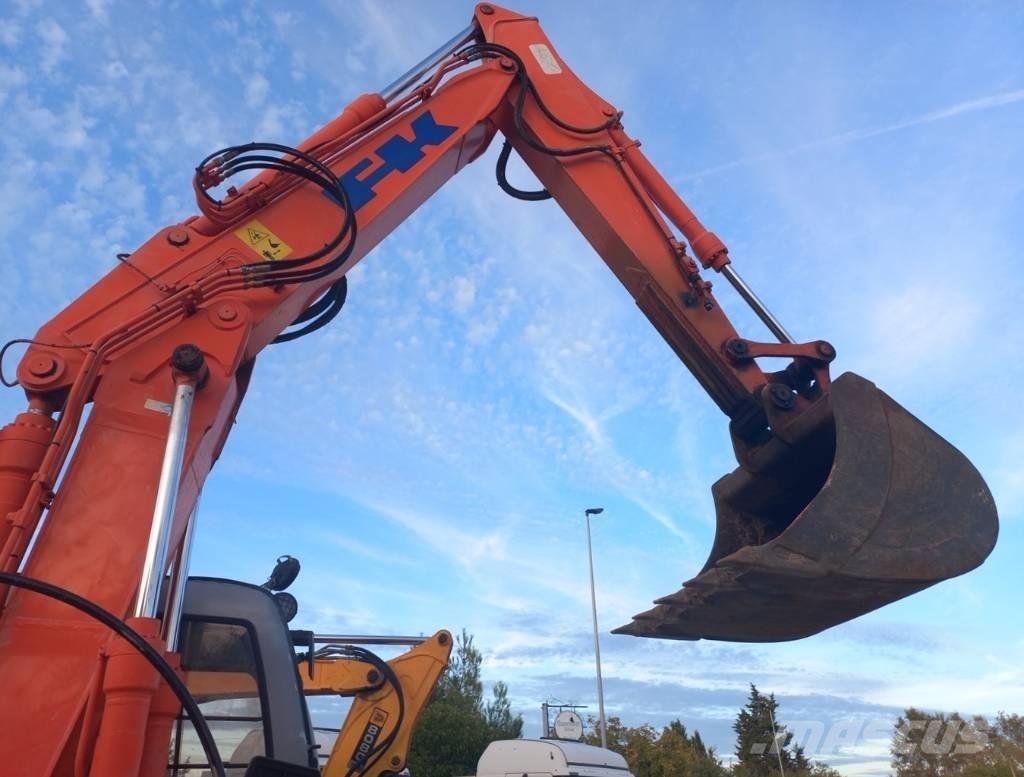Fiat-Kobelco EX135 Paletli ekskavatörler