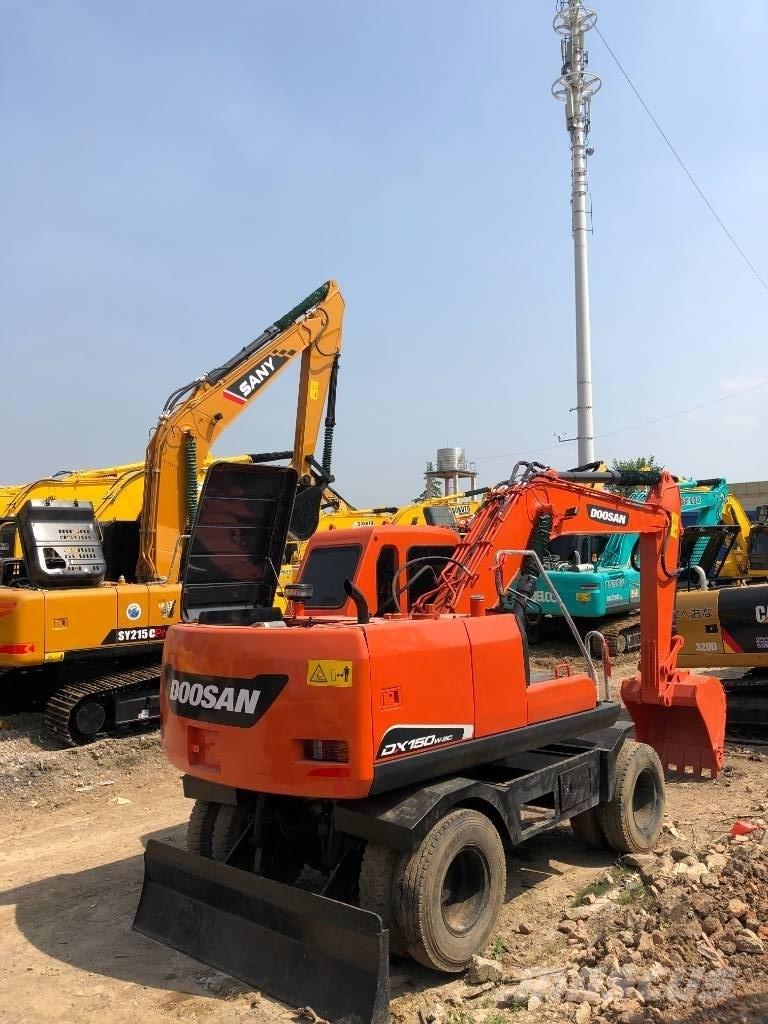 Doosan DX150W Lastik tekerli ekskavatörler
