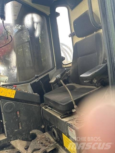 Loglift F118ST9.6 Tomruk vinçleri