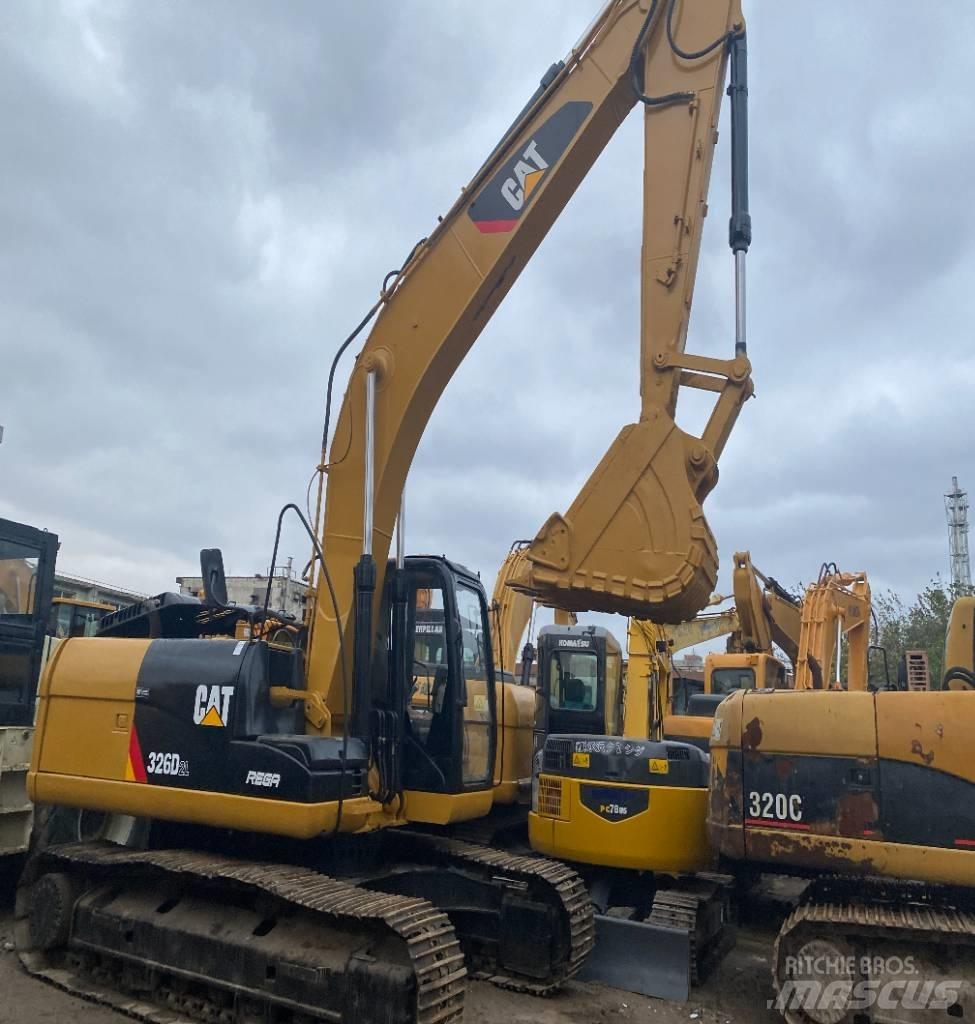 CAT 326 D2L Paletli ekskavatörler