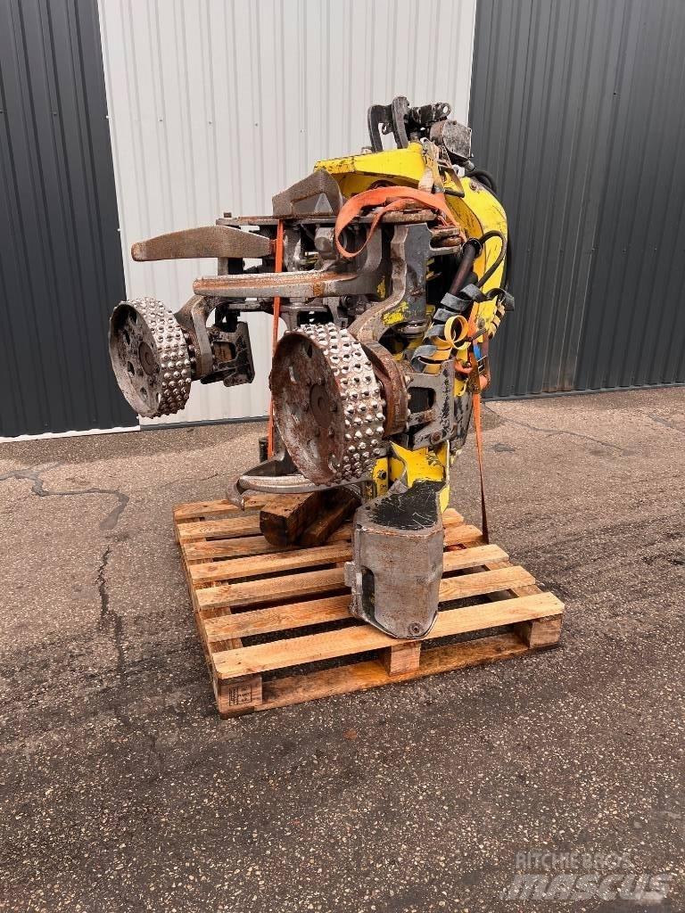 John Deere H 480 Agaç kesme robotlari