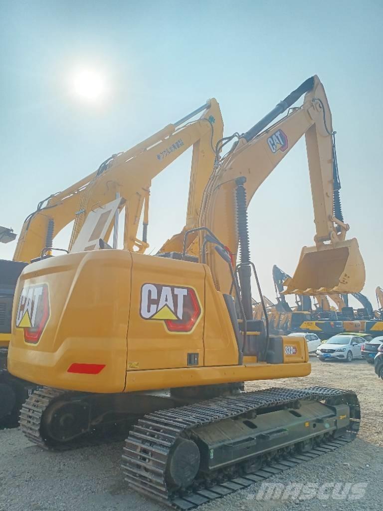 CAT 323GC Paletli ekskavatörler
