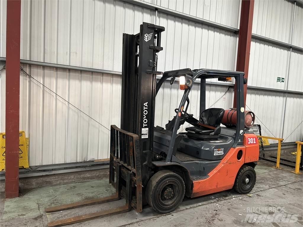 Toyota 02-8FGF25 LPG'li forkliftler