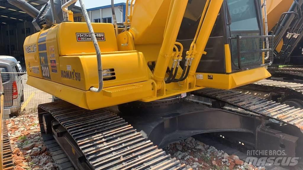 Komatsu PC 200 Paletli ekskavatörler
