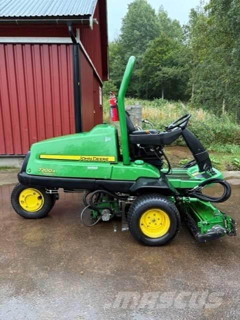 John Deere 7200 A Fairway çim biçme makineleri