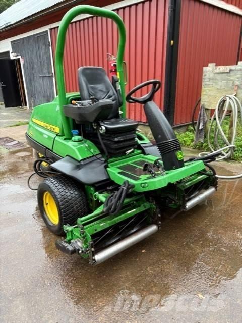 John Deere 7200 A Fairway çim biçme makineleri
