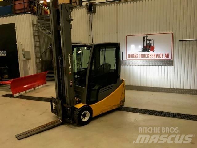 Jungheinrich EFG 220 Elektrikli forkliftler