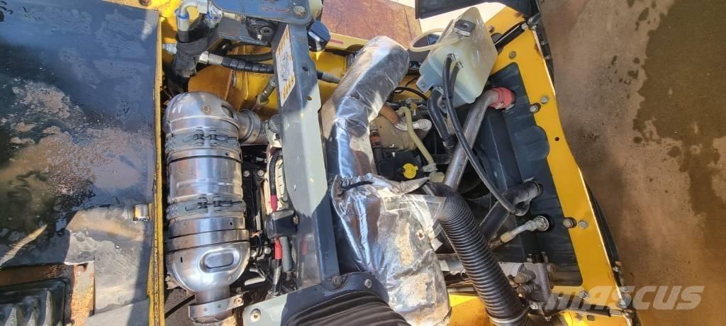 JCB NC ST-9 Belden kirma kaya kamyonu