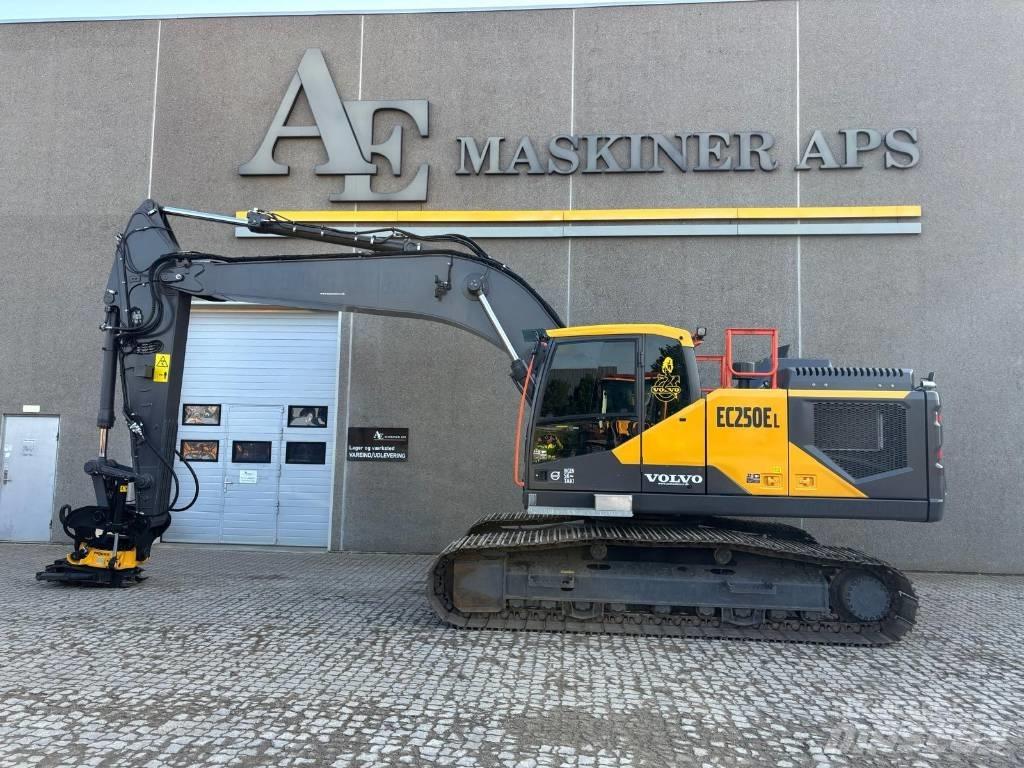 Volvo EC 250 EL Paletli ekskavatörler
