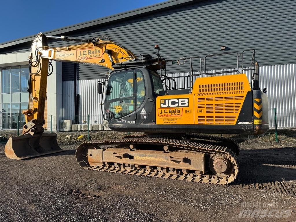 JCB JS300 LC ( 35 Ton ) Paletli ekskavatörler