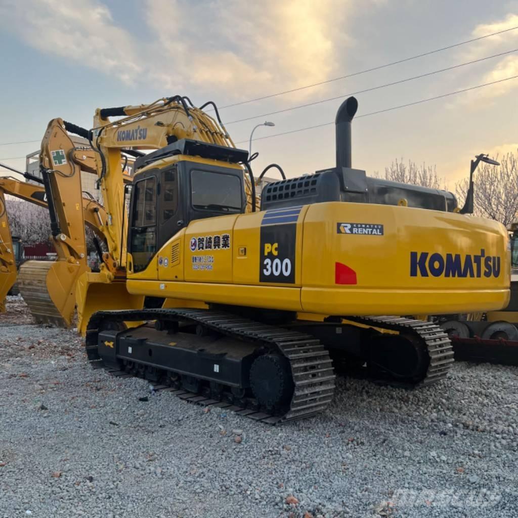 Komatsu PC300 Paletli ekskavatörler